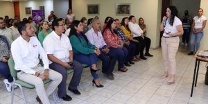 Educación Colima celebra conferencia sobre contribución de las mujeres a la sociedad