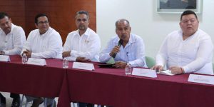 Entrega Educación por primera vez 7 prefecturas estatales